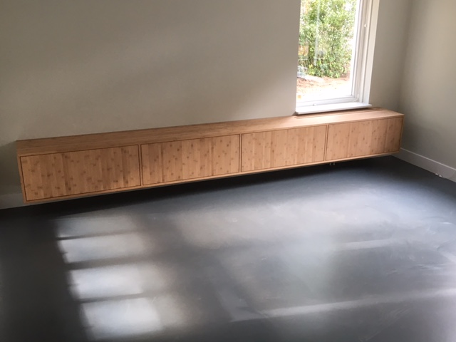 bamboe klep kast.jpg